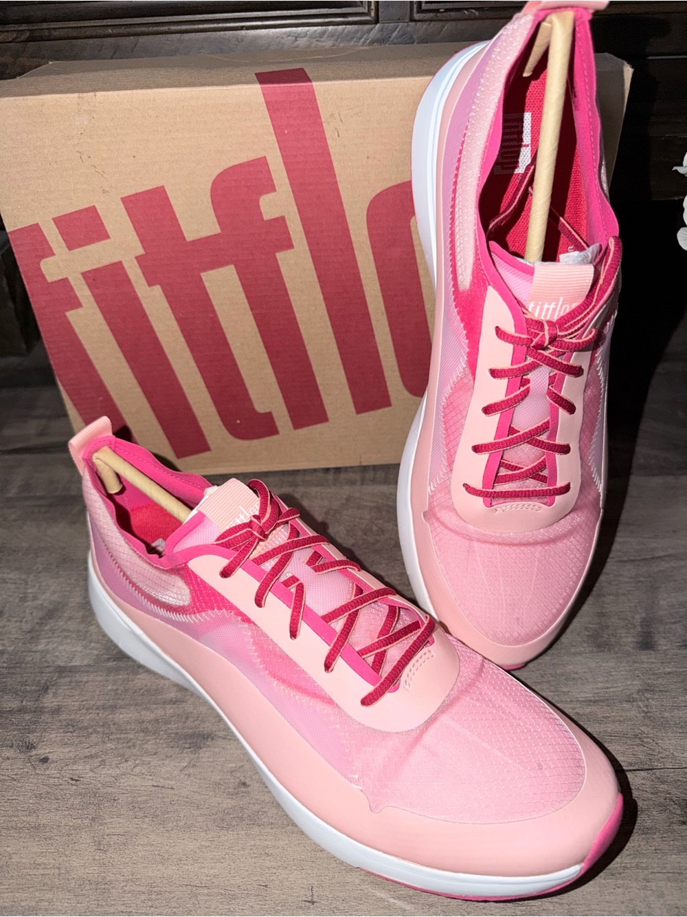 NWT FitFlop Women's Brianna Translucent Pink Lace-Up Sneakers